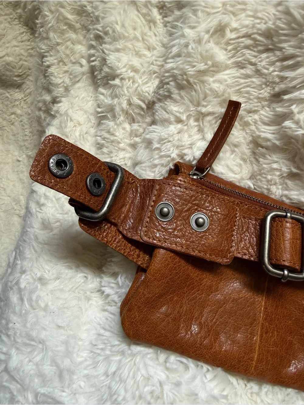 Spikes & Sparrow Missouri Leather Waist Bag in chesnut cognac Brown - Picture 7 of 10